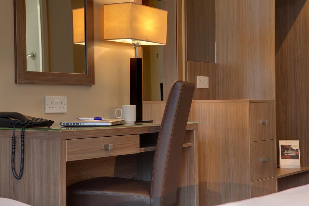 Best Western Pontypool Metro Hotel Exterior foto
