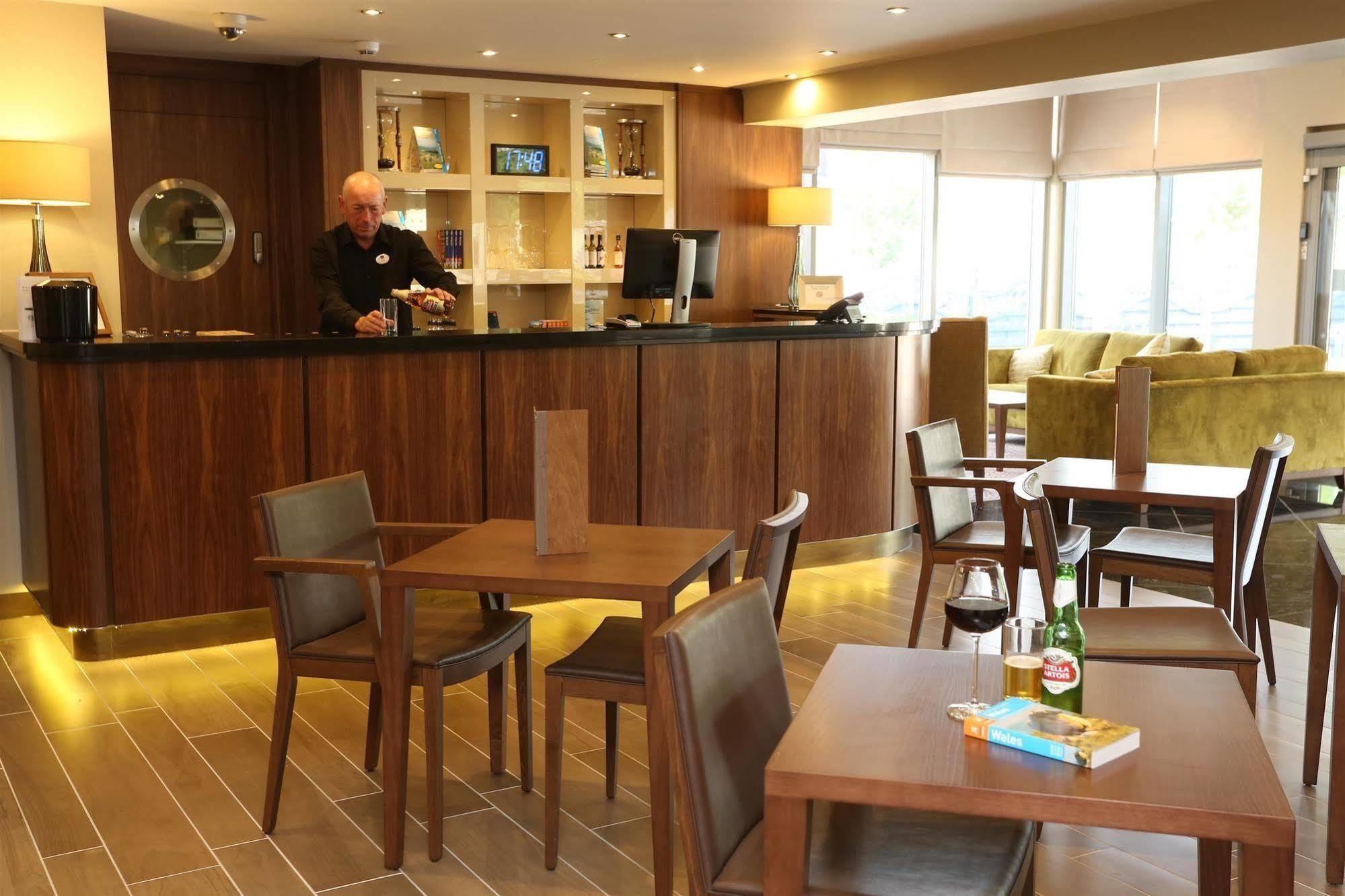 Best Western Pontypool Metro Hotel Exterior foto